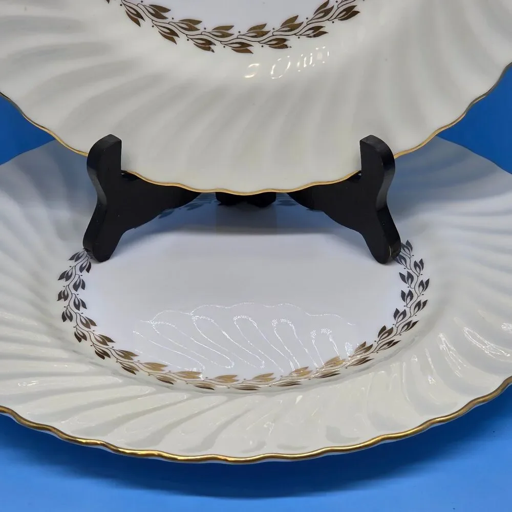 Minton Cheviot Gold Laurel Wreath 10 1/2